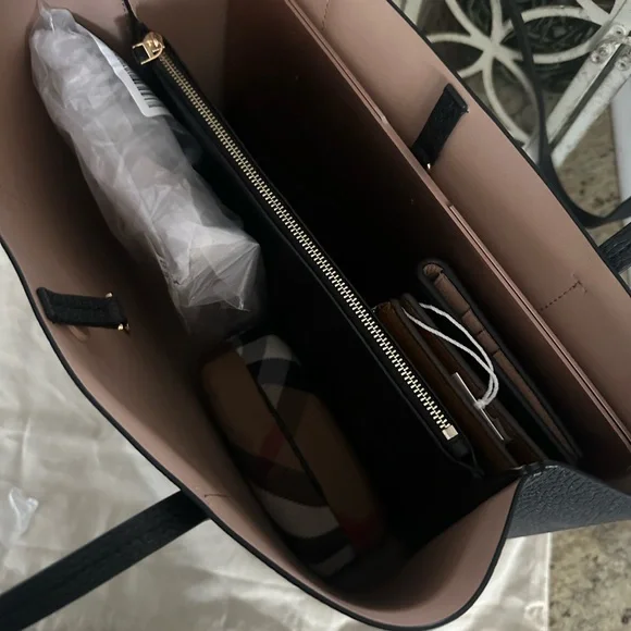 New tory Burch Blake center zip large tote in black - Picture 7 of 14